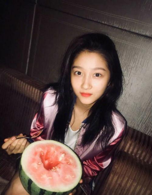 深夜吃瓜小说,揭秘娱乐圈那些不为人知的秘密